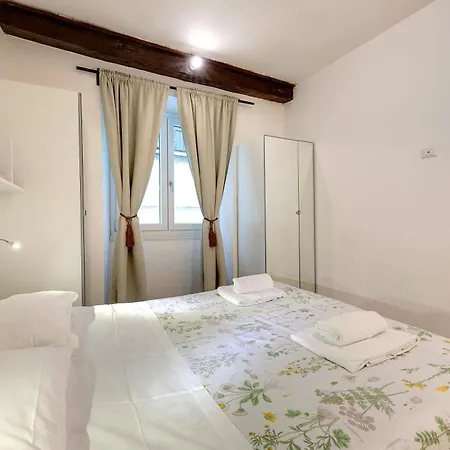 Apartament Ghibellina 123 *